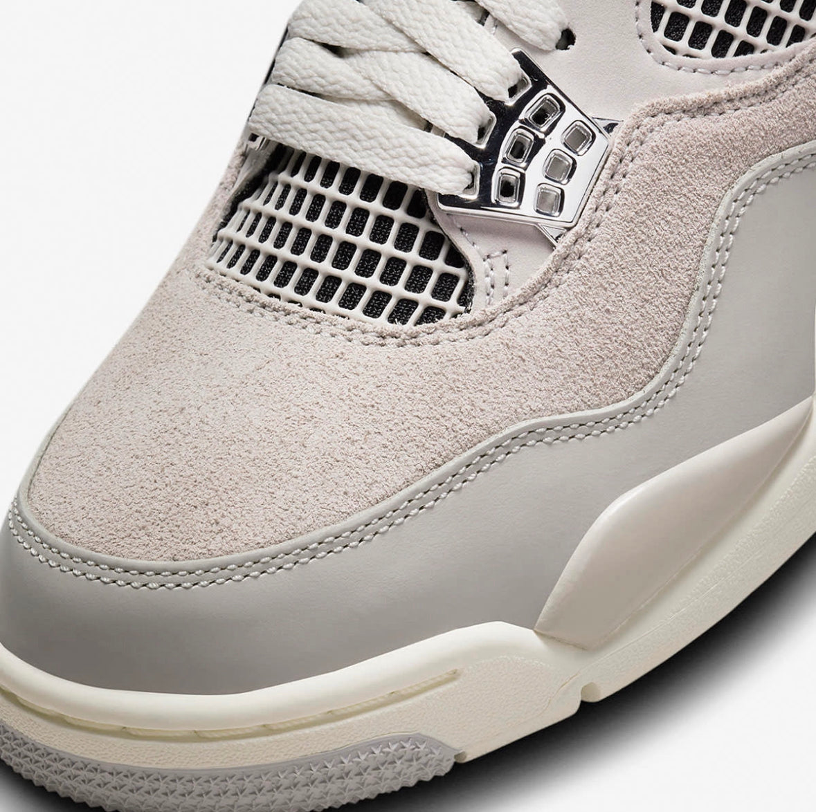 Jordan 4 frozen moments W