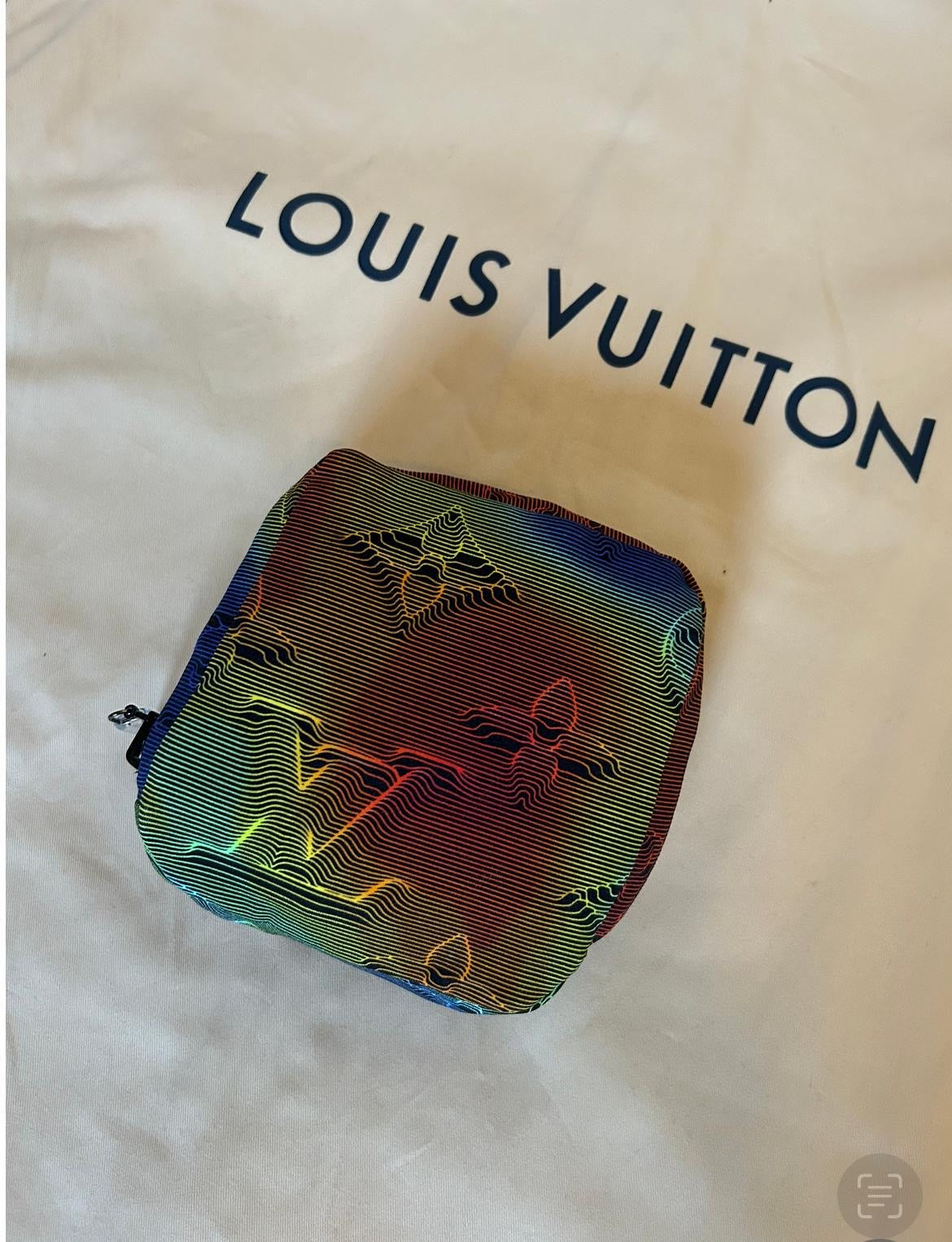 Louis Vuitton Men’s 2054 heat map pack away T-Shirt