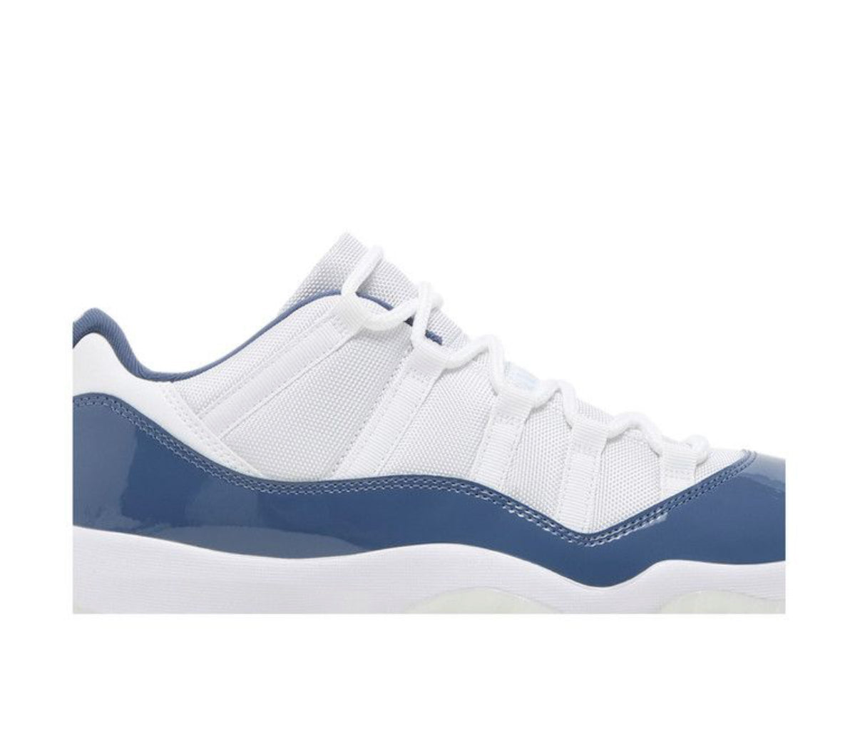 JORDAN 11 LOW DIFFUSED BLUE