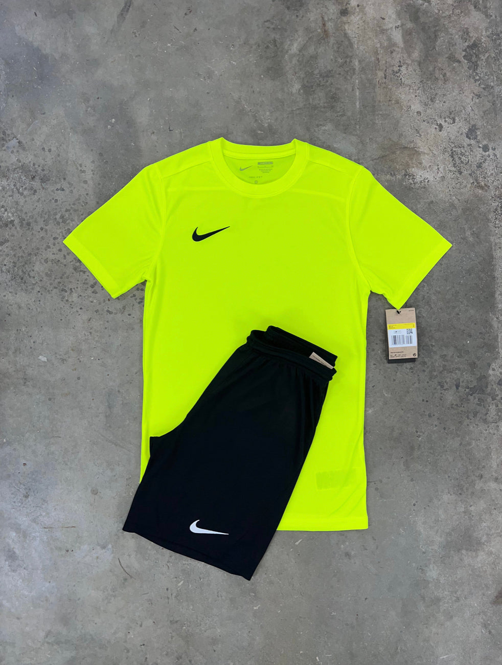 NIKE DRI FIT SET - VOLT / BLACK