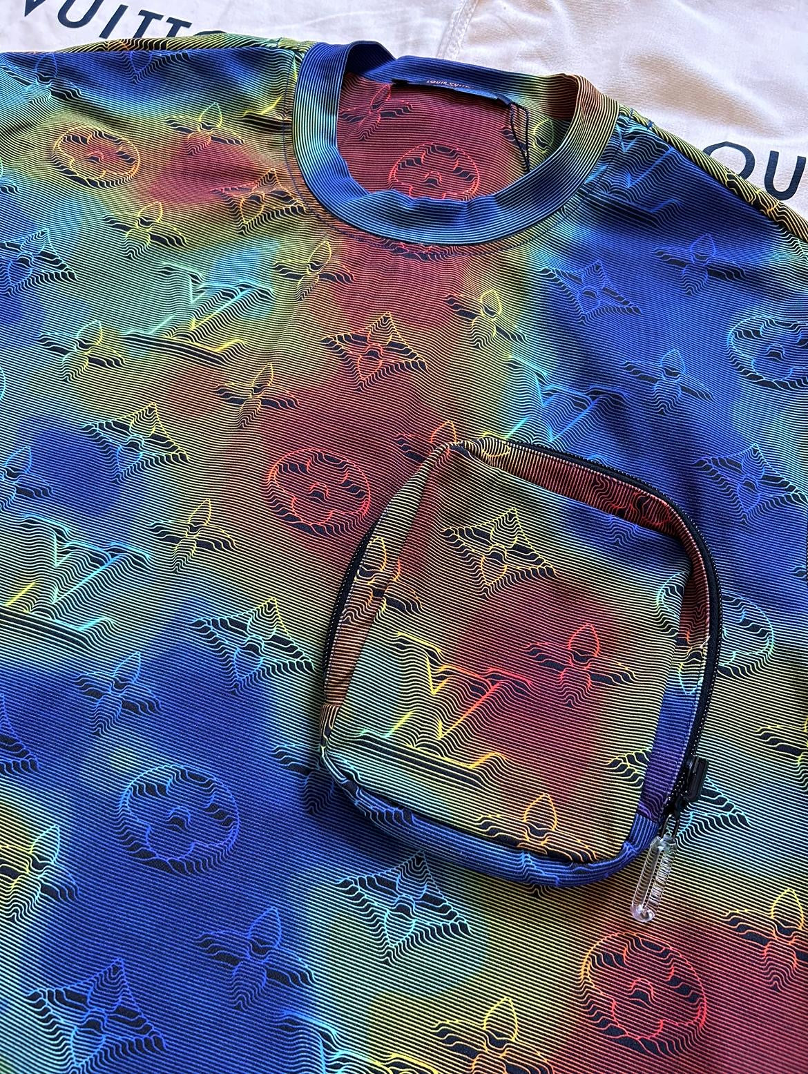 Louis Vuitton Men’s 2054 heat map pack away T-Shirt