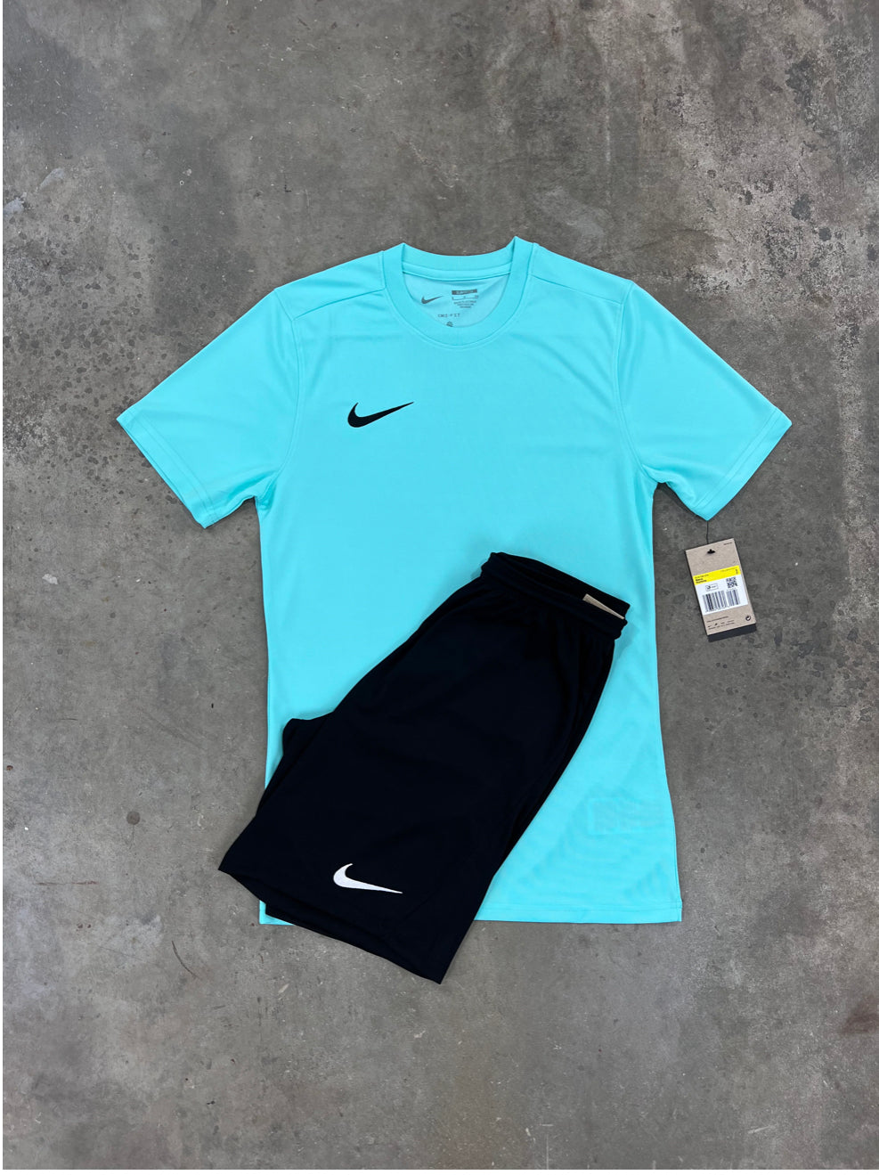 NIKE DRI FIT TURQUOISE / BLACK SET
