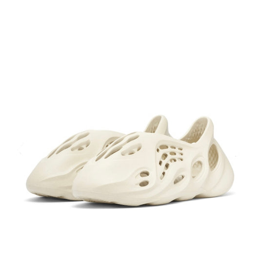 YEEZY FOAM RUNNER SAND